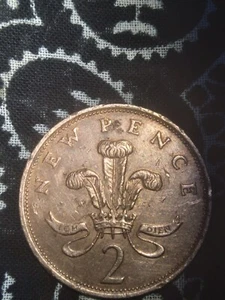 UK British 2 New Pence 1975 Elizabeth II  RARE - Picture 1 of 3