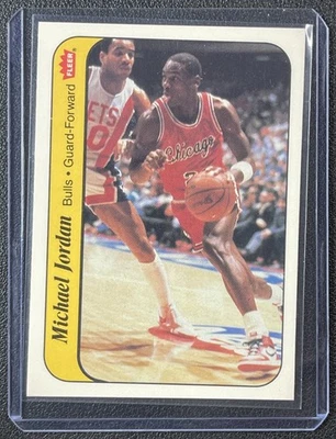 MICHAEL JORDAN 1986-87 FLEER BALONCESTO #8 PEGATINA NOVATO RC BULLS Foto 1 de 2