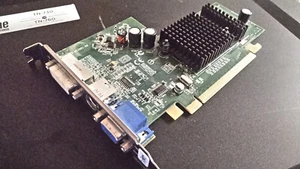 {ATI} Radeon X300 PCIe Video-Card {0UC996} - Picture 1 of 4