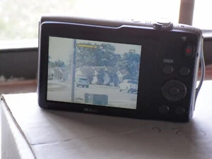 Nikon Coolpix S3300 Digital Camera with No Accessory - LOOK/READ - Picture 1 of 10