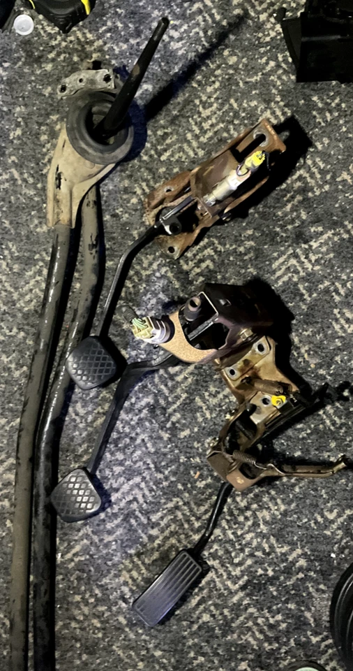 MONTAJE DE PEDAL DE EMBRAGUE HONDA CIVIC EK CAMBIO MANUAL con acoplamiento de transmisión Foto 1 de 2