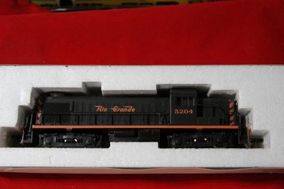 941 - Atlas - RS-3 Diesel Locomotive - Rio Grande - [7079] - Image 1 of 2