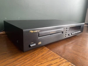 Nakamichi MB-8 MusicBlock 5 Disc Compact Disc Player / CD Player - HiFi Separate - Picture 1 of 16