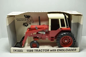 Ertl 1 :16 International 1586 Tractor With Cab & Enloader - Picture 1 of 4