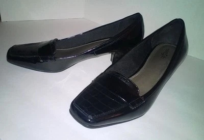 East 5th Heels size 8 classic black patent leather square toe block heel - Image 1 of 4