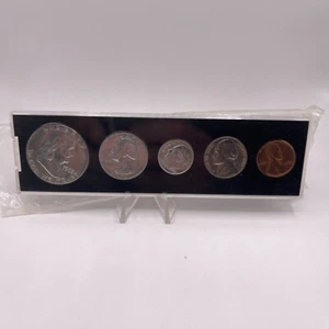1963 P UNITED STATES SILVER MINT SET W/COIN HOLDER - Picture 1 of 6