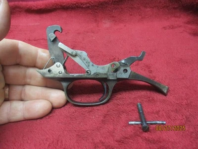 Bomba Ward's Westernfield Modelo 30-SB562A 12 Ga, PARTE: Conjunto de placa de gatillo Foto 1 de 4