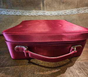 Esteé Lauder Large Red Make-Up Case/Travel Bag~New W/Tags & Zipper Charms - Picture 1 of 13