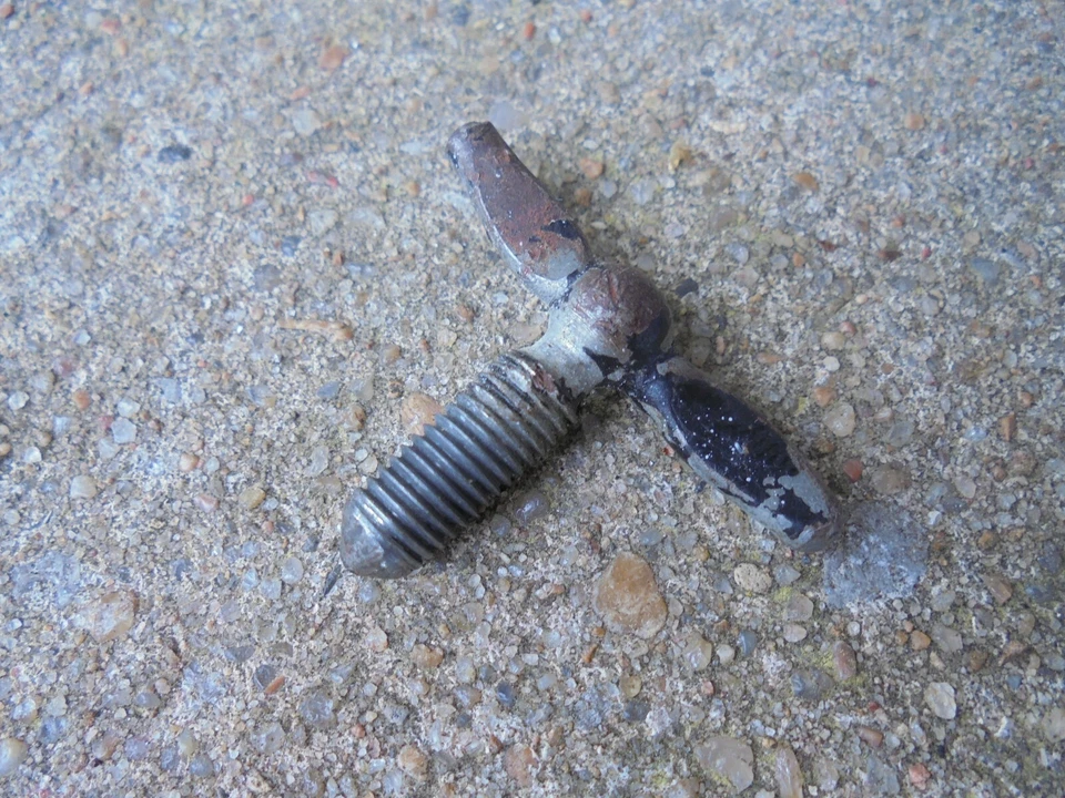 VINTAGE GRETSCH RADIO KING WFL LUDWIG WING SCREW-5/16"-24 x 5/8" PITCH-VG! - Image 1 of 1