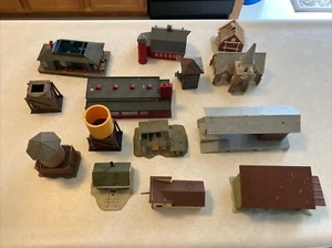 Vintage HO Train Buildings & Accessories 14 Pieces Sold AS IS - Picture 1 of 12