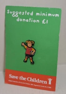 SAVE THE CHILDREN FOOTBALL GIRL CHARITY PIN BADGE LAPEL BROOCH COLLECTABLE - Picture 1 of 2
