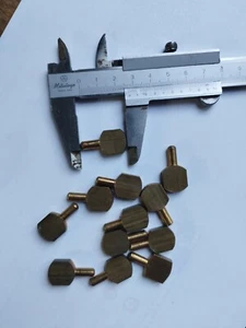 LOT VINTAGE ergot 5mm En LAITON Support ETAGERE Taquet. 12 Pièces - Imagen 1 de 1