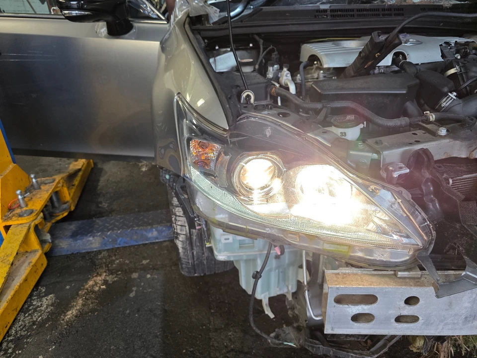 2017 LEXUS CT200H ZWA10 1.8 HYBRID CVT MK1 FRONT RIGHT SIDE HEADLIGHT REF898 - Image 1 of 4