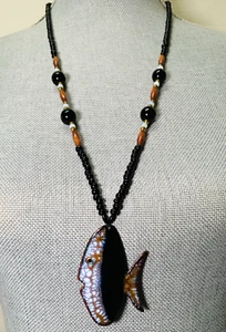 VINTAGE BLUE BLACK COPPER BACK FISH PENDANT NECKLACE ENAMEL STATEMENT BEADED - Picture 1 of 15