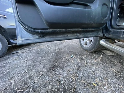 Used Front Left Door Assembly Front fits: 2010 Gmc Sierra 1500 pickup L. thru 11 — 第 1/4 张图片