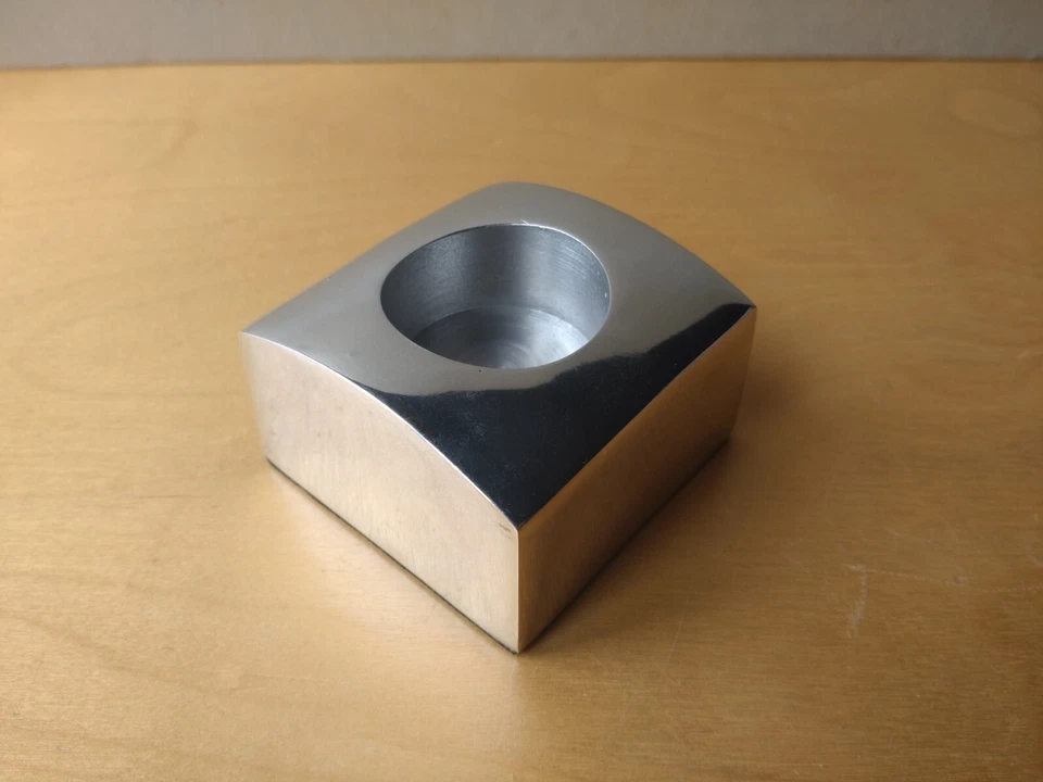 Portacandele quadrato in alluminio - Immagine 1 di 4