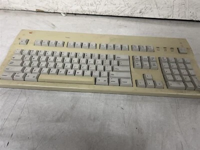 Vintage Apple Extended Keyboard II - Image 1 of 3