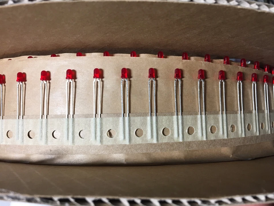 2000 Pcs 3mm Red LED Through Hole ORIGINAL OEM LEDS - Image 1 of 1