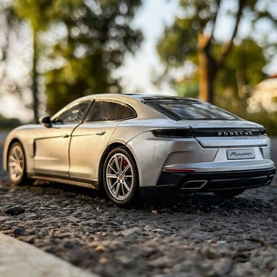 1/24 保时捷 Panamera Coupe 2025 合金压铸模型跑车声灯礼物 — 第 1/4 张图片