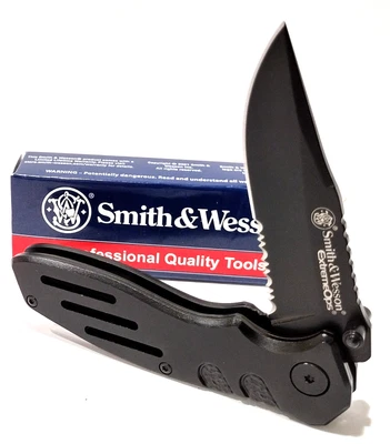 Smith & Wesson Extreme Ops Clip Point Linerlock Tactical Pocket Knife EDC SWA24S