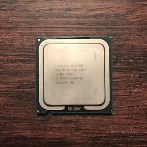 Intel Pentium E2200 2.20GHz Dual Core 1MB 800MHz SLA8X LGA 775 Processor - Picture 1 of 2