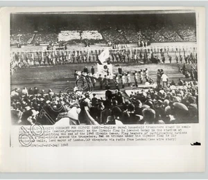 Banderas @ JUEGOS OLÍMPICOS Ceremonia de Clausura en LONDRES, Inglaterra, De Colección Foto de prensa 1948 - Imagen 1 de 2