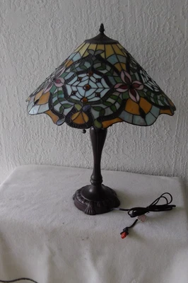 Vintage Tiffany Style Stained Glass Table Lamp 20" Wide  NEW Unused Condition - Image 1 of 4