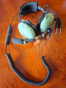 DAVID CLARK H10-36 Aviation Headset GA Plugs, Volume Knob & JEPPESEN Carry Case. - Picture 1 of 10