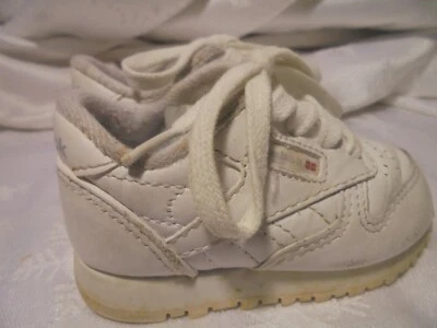 Sapatos Reebok branco atlético com cadarço bebê criança - Tamanho 3 - Feito no Vietnã 56 - Imagem 1 de 4