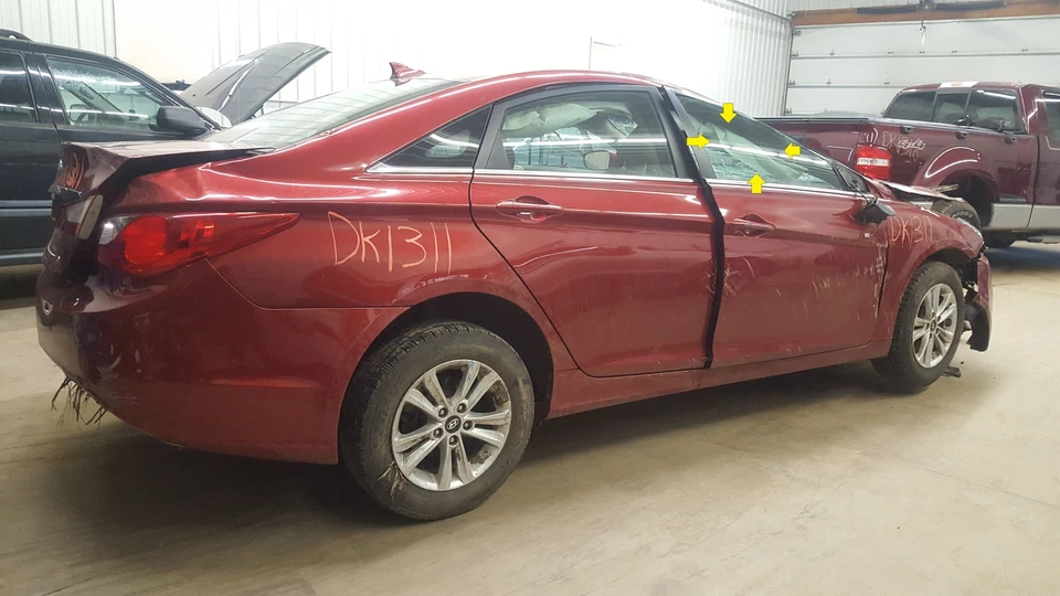 2013 HYUNDAI SONATA PASSENGER RIGHT TINTED FRONT DOOR GLASS WINDOW ONLY - Image 1 of 1