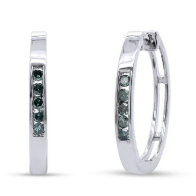 Pendiente de aro Huggie de diamantes naturales azules de 1/10 quilates enchapado en oro de 14 quilates plateado Foto 1 de 4