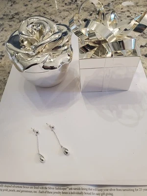 Creaciones inteligentes y únicas de Lori Greiner. 2 joyeros de plata nuevos Foto 1 de 4