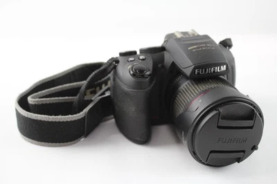 Fujifilm Finepix HS20EXR Digital Bridge Camera Working w/ Fujinon 30x Zoom Lens - Image 1 of 4