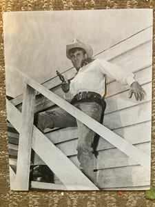 Will Hutchins as Sugarfoot 8X10 Black & White Photo - Picture 1 of 1