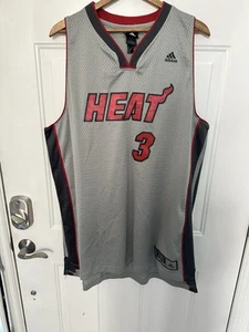 Camiseta deportiva Dwyane Wade Miami Heat 2XL Adidas Swingman gris grande y alta rara - Imagen 1 de 12