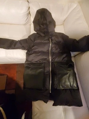 Abrigo Rick Owens negro con bolsillos de cuero Foto 1 de 4