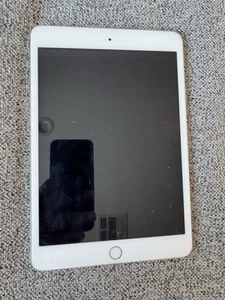 Apple iPad Mini 3rd Gen A1599 7.9" 128GB Wi-Fi White MGP42LL/A - Picture 1 of 4