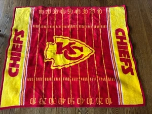 Kansas City Chiefs NFL 48"×58" Acrylic Blanket Vintage 90's - Pre-owned - Picture 1 of 10