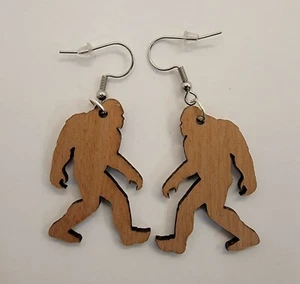 Pendientes de madera de aliso de corte láser de pie grande, estilo gancho, acabado satinado - Imagen 1 de 1