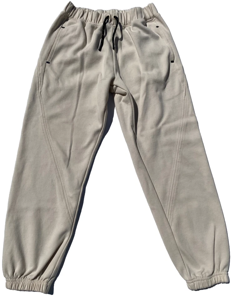 Pantalones deportivos Zara juveniles talla 11-12 color crema Foto 1 de 4