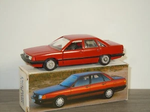 Audi 100 Saloon - Conrad 1022 Germany 1:43 in Box *58671 - Bild 1 von 4