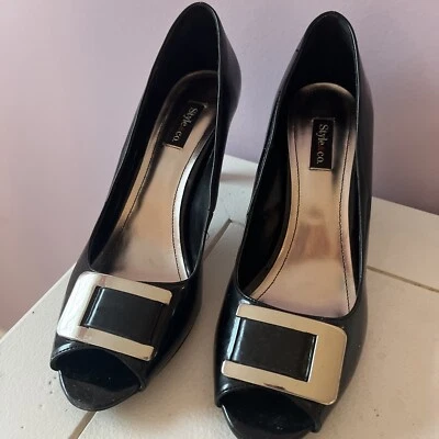 Style & Co 黑色高跟鞋露趾 9 码漆皮 — 第 1/4 张图片