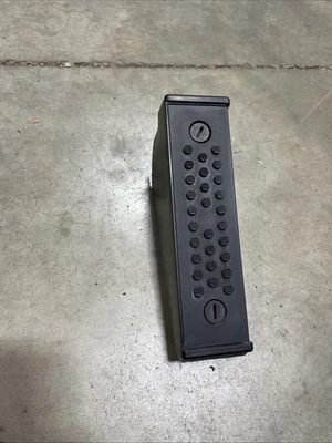 03-07 Infiniti G35 reposapiés pedal muerto 67840 OEM Foto 1 de 4