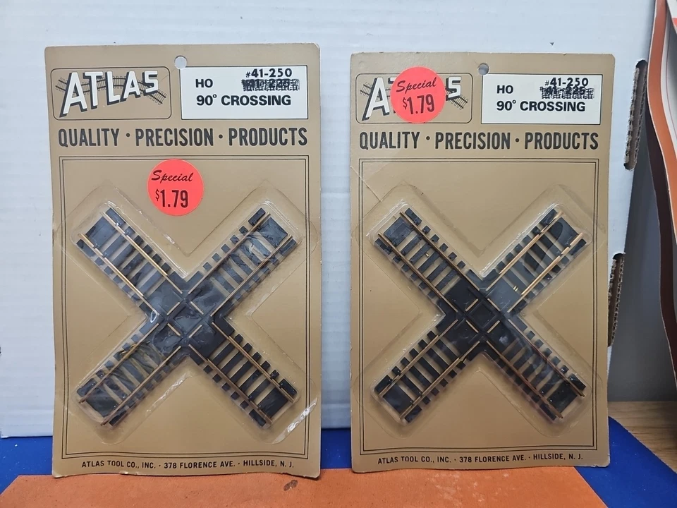 2 × Atlas 41-250  HO Scale 90 Degree Train Crossing NEW SEALED - Image 1 of 1