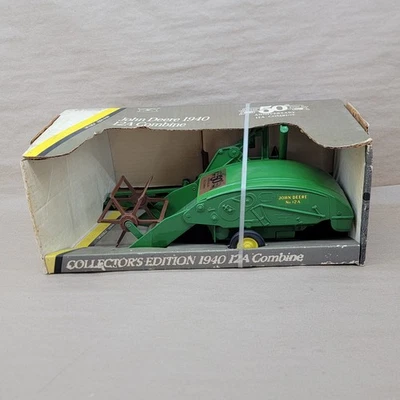 1991 ERTL John Deere Collectors Edition 1940 12A Combine #5601 Damaged Box - Image 1 of 4