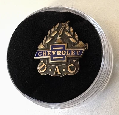 Prendedor automotriz Chevrolet Detroit Athletic Club 1920-30: evento/actividad del club Foto 1 de 2