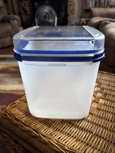 Tupperware Modular Mates #1621- Contenitore 3 Griglie 17 Tazze Coperchio Cerniera Blu - Foto 1 di 5