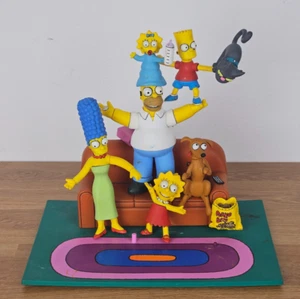 MCFARLANE THE SIMPSONS FAMILY COUCH GAG DELUXE SET FIGURE GIOCATTOLO - Foto 1 di 24