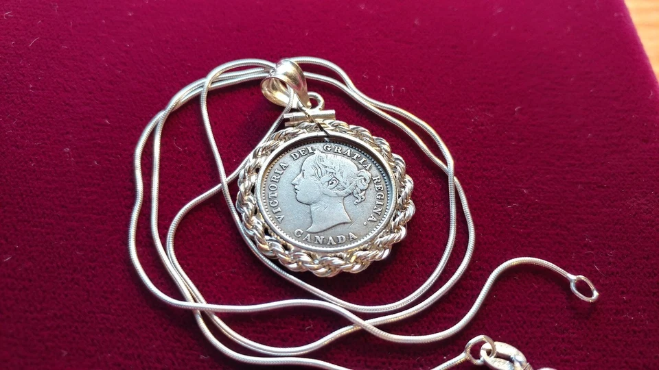 Raro colgante Victoria de plata canadiense .925 de 1874 en cadena de plata italiana 925 de 18" Foto 1 de 4