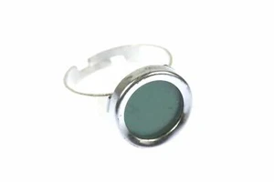 Green Key Ring Vintage Typewriter Key Miniblings Ring Upcycling - Picture 1 of 5